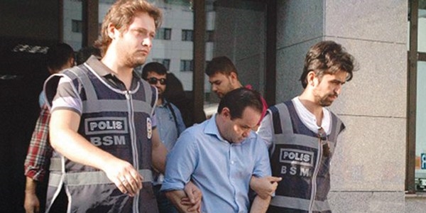 Pedofil ��retmen denetimli serbest