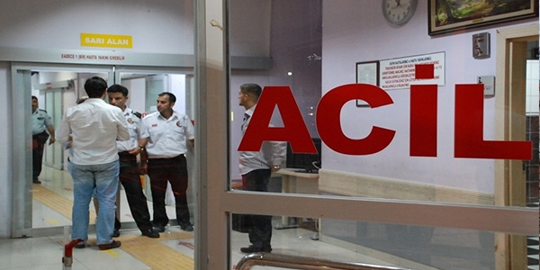 Hasta yakınlarınca tehdit edilen doktorlar iş bıraktı