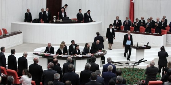 Erdoan gelince CHP'liler ayaa kalkt