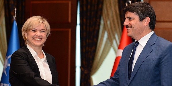 Siyasilerin bayram g�ndemi tezkere