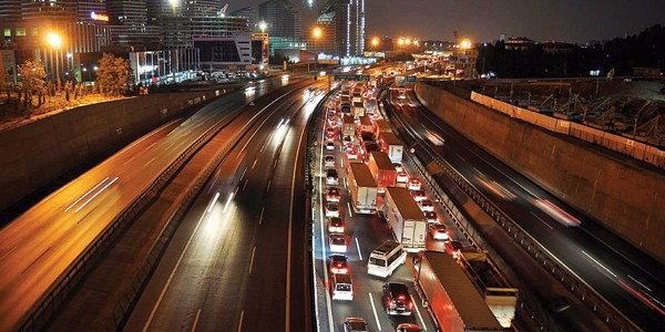 Bayrama rağmen İstanbul'da trafik çıldırttı