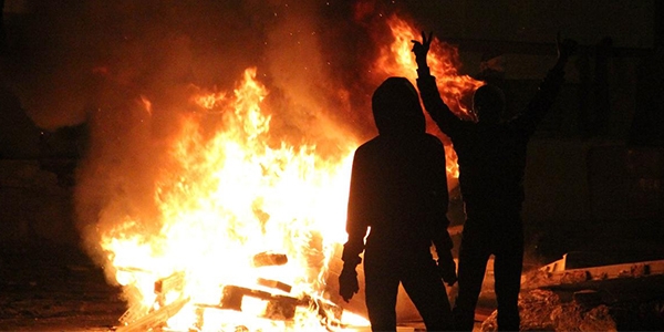 Be� ilde soka�a ��kma yasa�� ilan edildi