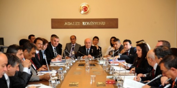 Hakim ve savcılara zam komisyona geliyor