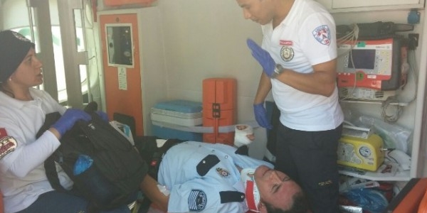 Polis minibüsü kaza yaptı: 14 yaralı