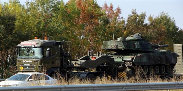 Sınıra tank takviyesine devam