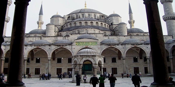 Cami avlular�nda sigara yasa��