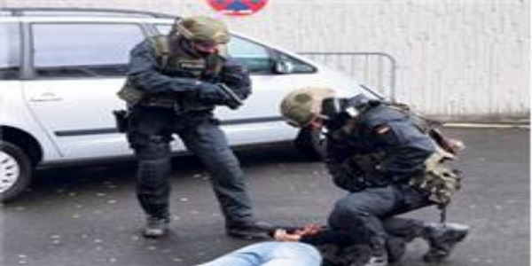 Türk polisine Alman 'BKA' sı!