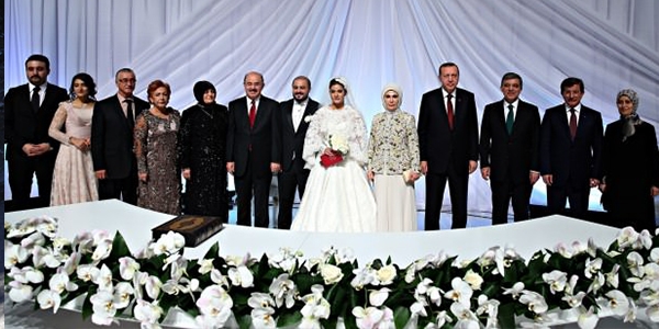 Devletin zirvesini buluşturan düğün