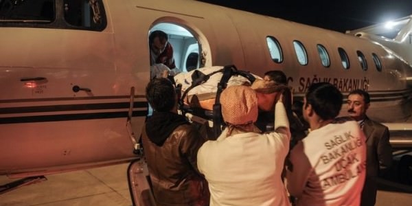 Mantardan iki ki�i �ld�, bir ki�i tedavi alt�na al�nd�