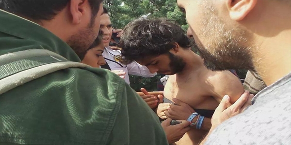 ME�'de bir ki�iyi b��akla yaralayan zanl� yakaland�