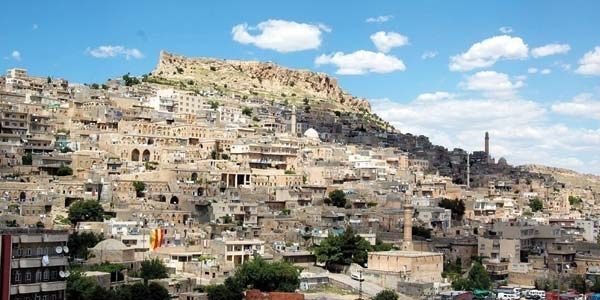 6-7 Ekim olaylar� turizmi vurdu, yat�r�mlar ask�da