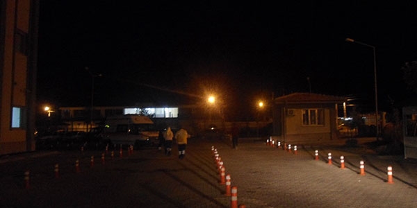 Hasta yak�nlar�ndan sa�l�k �al��anlar�na sald�r�