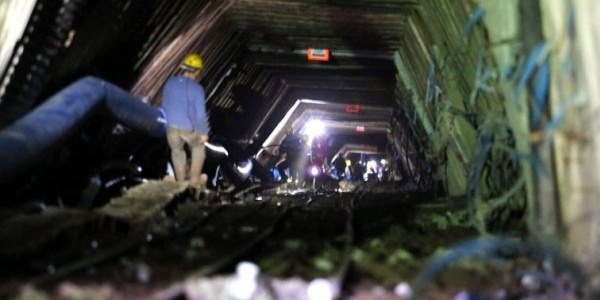 ��e ba�lad��� g�n madende mahsur kald�!