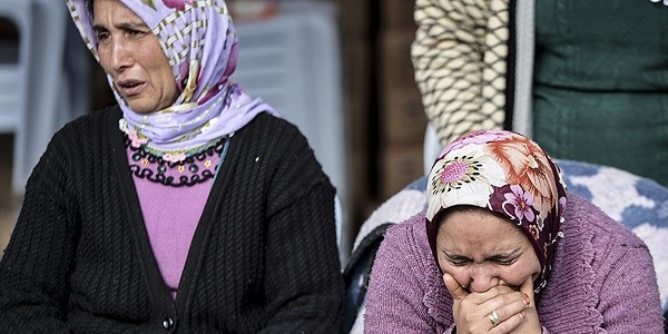 Gözü yaşlı ailelerin bekleyişi sürüyor