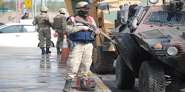 Diyarbak�r'da geni� g�venlik �nlemleri al�nd�