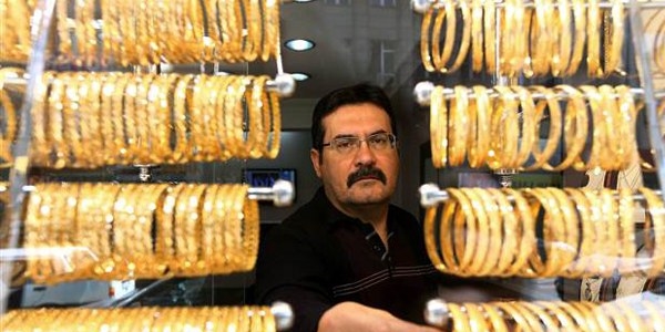 Elinde altın tutan büyük zarar etti