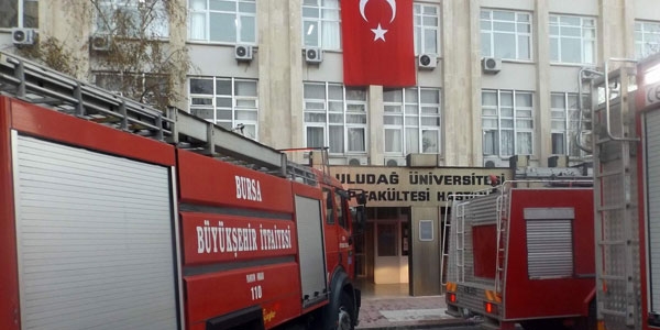 Uluda� �niversitesi'nde yang�n pani�i