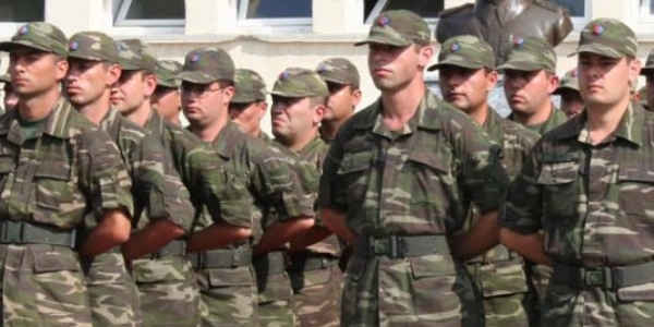 'Akademisyenlere askerlik hakkı, yerinde bir öneri'