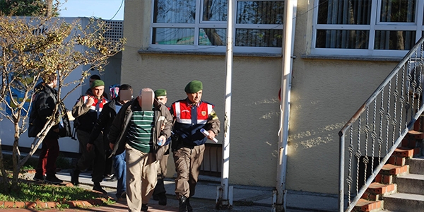 2 belediye personeli rüşvetten tutuklandı
