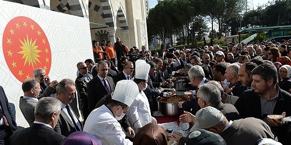 Cumhurbaşkanlığından vatandaşlara aşure ikramı