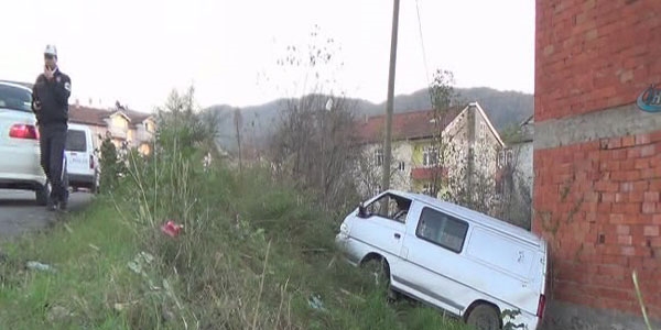 Liselilerin otomobil macerası hastanede son buldu