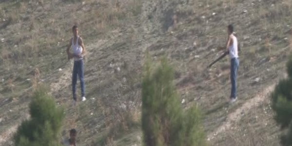 Buca'da yıkıma pompalı saldırı: 5 polis yaralı