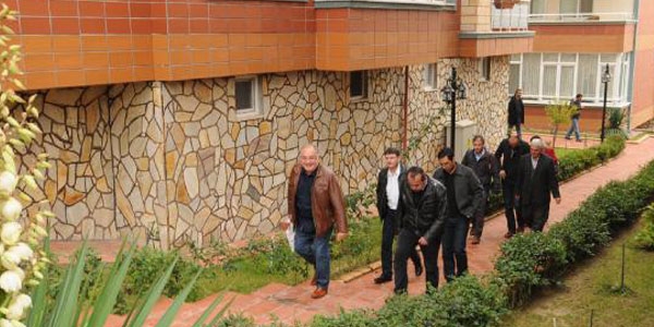 Edirne eski istihbarat �ube m�d�r�n�n evinde arama