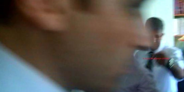 Sahte ihbarcı komiser, Avcı'nın odası aranırken görüntülendi