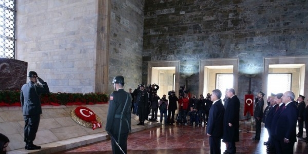 Devletin zirvesi Anıtkabir'de buluştu