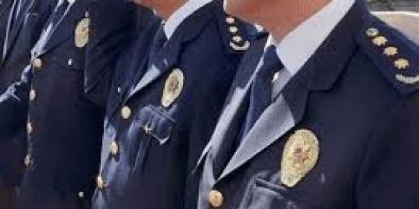 Arınç: Kadro fazlası polisler emekli edilecek