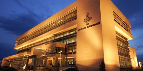 AYM 8 dosyayı karara bağladı
