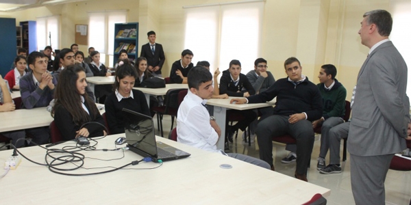 Rehber öğretmenler, rehber olamıyor