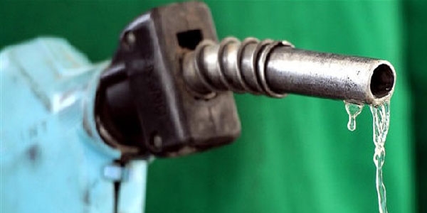 Uyarıdan sonra benzine indirim geldi
