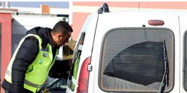 Polise ruhsat i�inde uyu�turucu verdi!