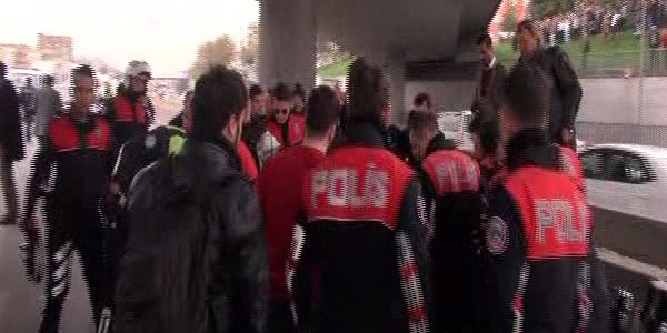 İstanbul'da 'polise saldırı' alarmı