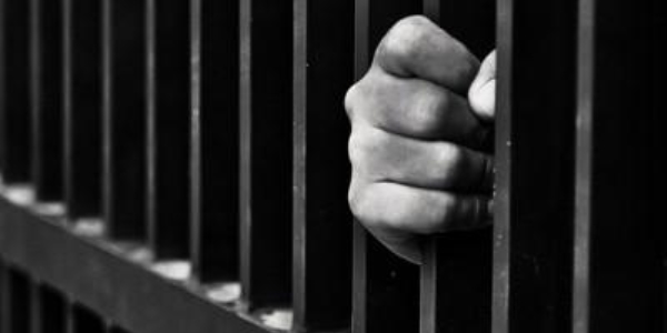 Sahte kimlikle evlili�e 5 y�l hapis