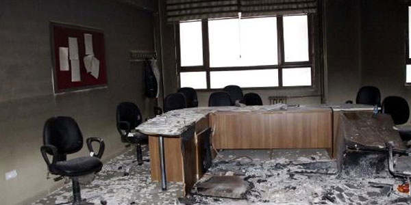 �mam hatip lisesini ate�e verdiler