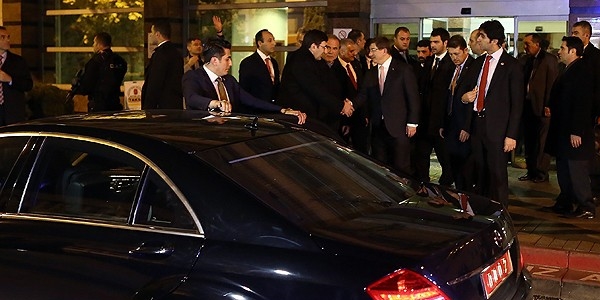 Başbakan Davutoğlu'dan hasta ziyareti