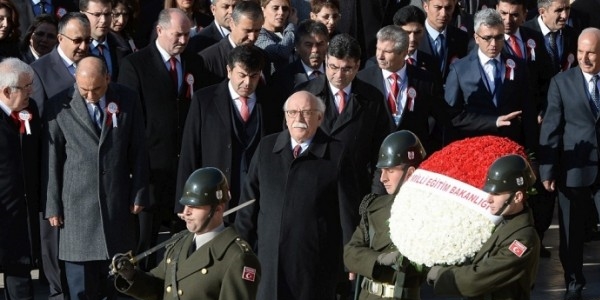 Avcı ve 81 ilden gelen öğretmenler Anıtkabir'i ziyaret etti