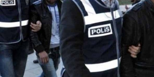 Polise bıçaklı saldırıda 2 tutuklama
