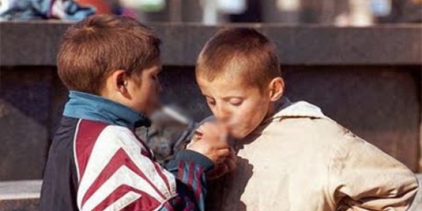 Sigaraya başlama yaşı düştü