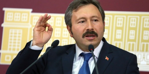 İdris Bal'ın partisinde iki istifa