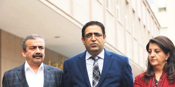 HDP dört kişiyle İmralı'ya gidecek