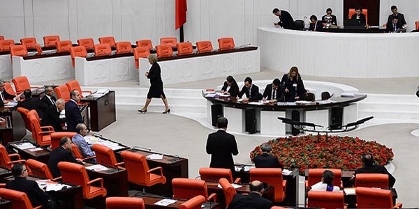 Hakim ve savcılara disiplin affında değişiklik