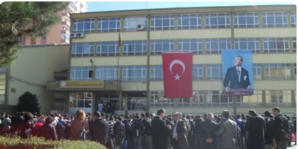 Kayseri'de, müdürlük süresinin uzatılmamasına iptal