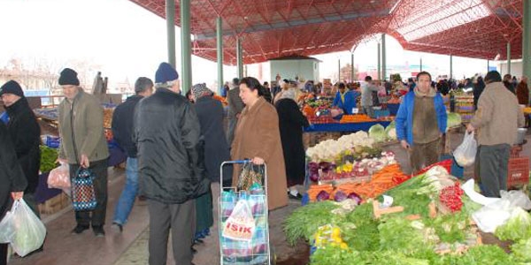 Tezgahlar vatandaşın cebini yakıyor