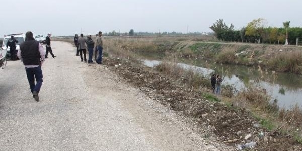 Kad�n ��retmen okula giderken kanala u�tu