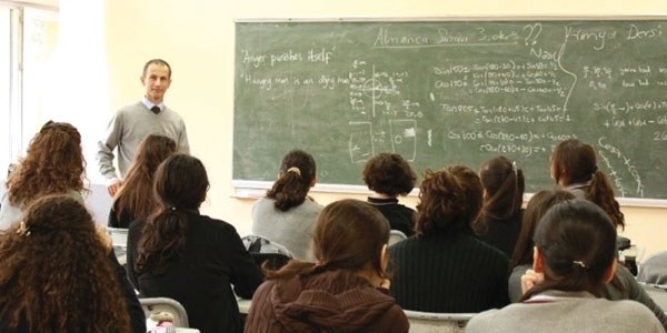 Yönetici sistemdeki açıkla çocuğunu Fen Lisesi'ne yazdırdı