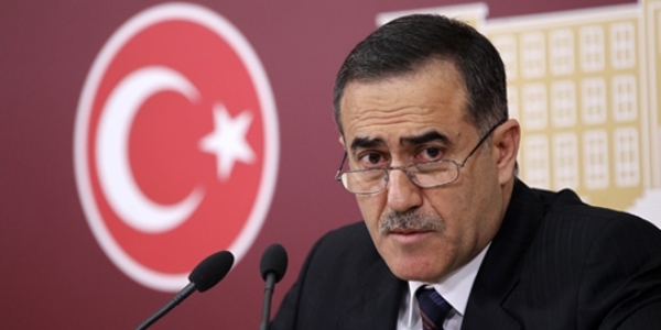 3 yılda 7 danışman üç sekreter değiştirdi