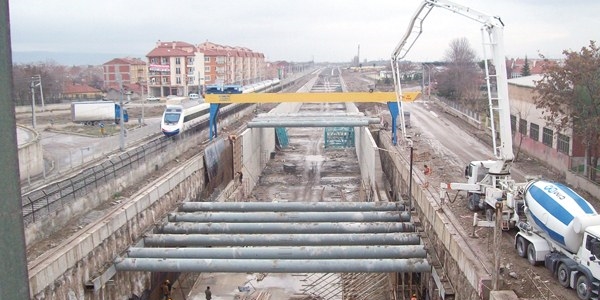 TCDD'den 922 kazığa 15 milyon 982 bin 523 lira ödeme